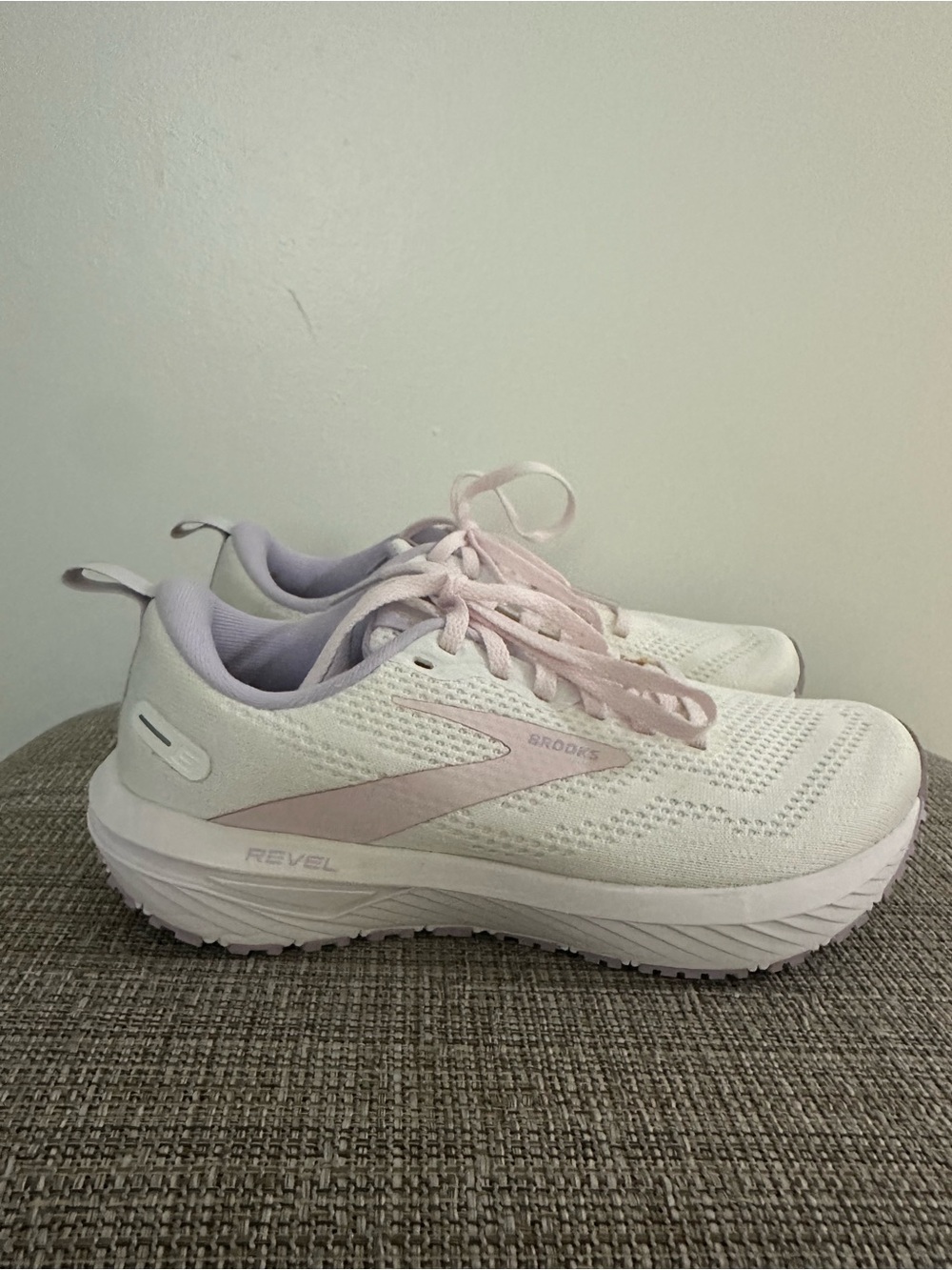 Brooks Women's Sneakers in Pale Pink and White
